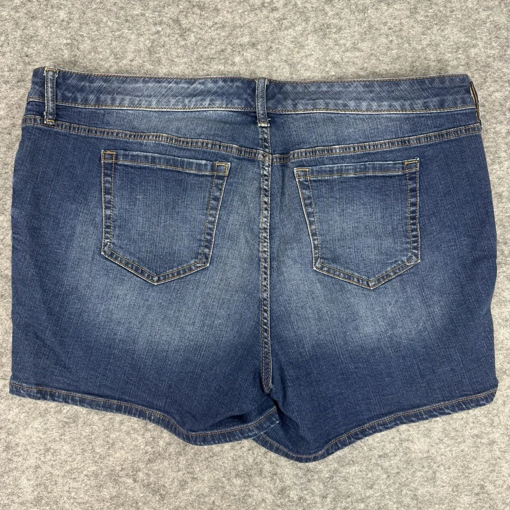 TORRID Womens Dark Blue Mid Rise Denim Shorts‎ Size 20